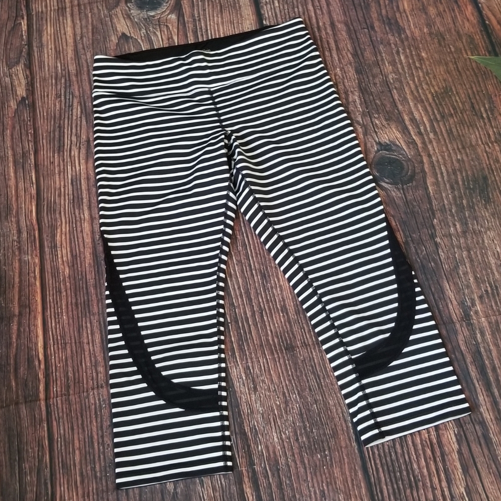 Calvin Klein Performance Striped Leggings - Picture 2 of 16